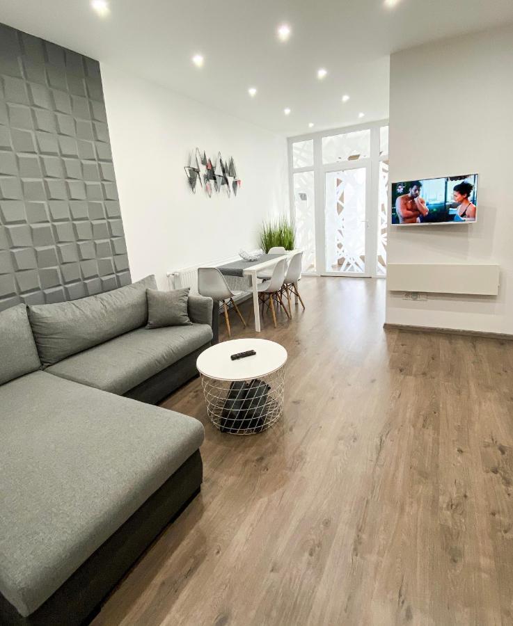 Foter Apartman Ii. วิลานี ภายนอก รูปภาพ